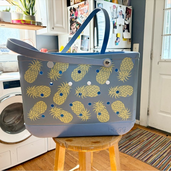BOGG BAG - Large Blue Pineapple Tote Bag - Picture 1 of 6